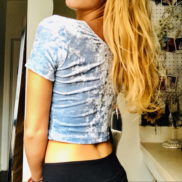 Light Blue Velvet Crop Top - Picture 3 of 4